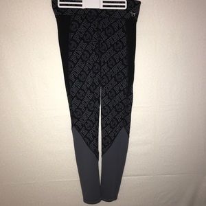 VS PINK reversible black logo leggings